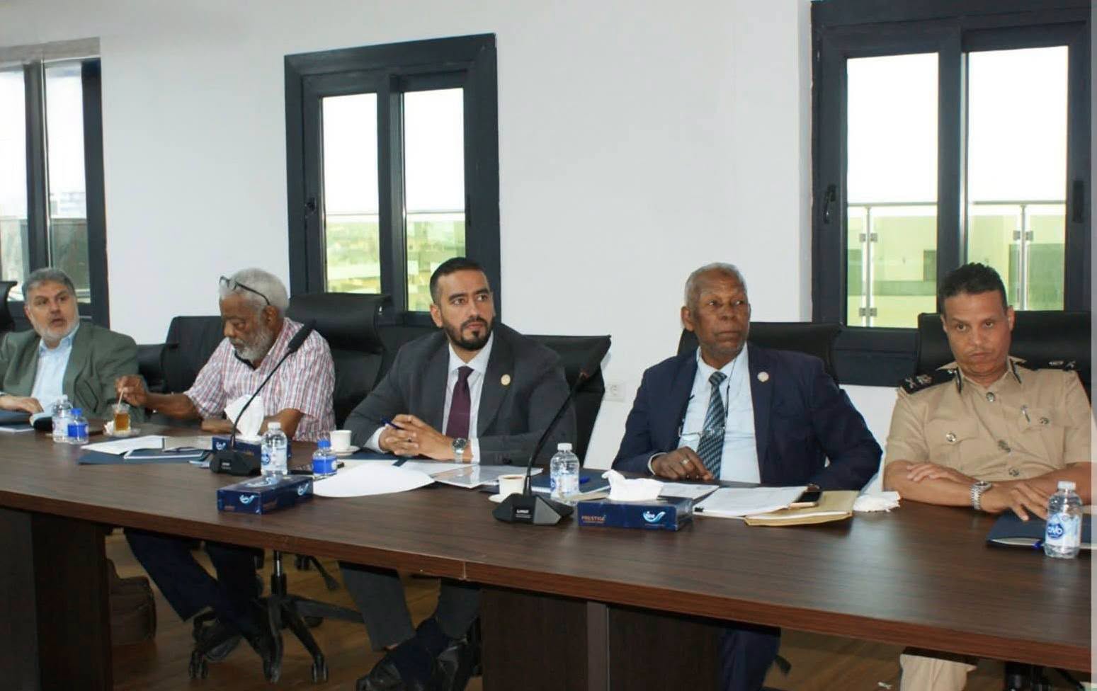 The Undersecretary of the Ministry for Affected Areas participates in the first meeting of the committee to address the situation of those displaced from Airport Road