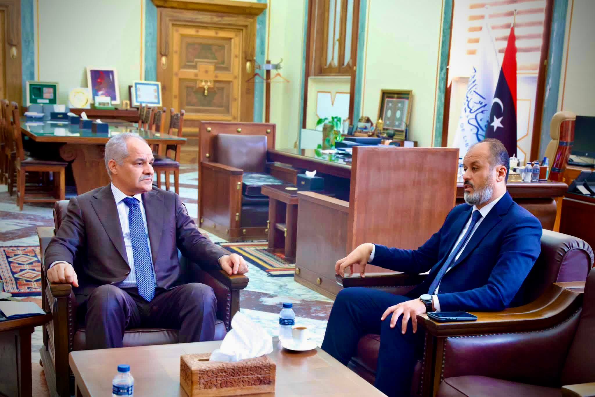 Minister of Housing and Construction Discusses Supporting Development and Reconstruction Projects with the Governor of the Central Bank of Libya
